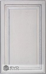 Белый с серебряной патиной