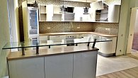 Угловая радиусная кухня хай-тек с островом эмаль/МДФ РО17111 (фото 8)