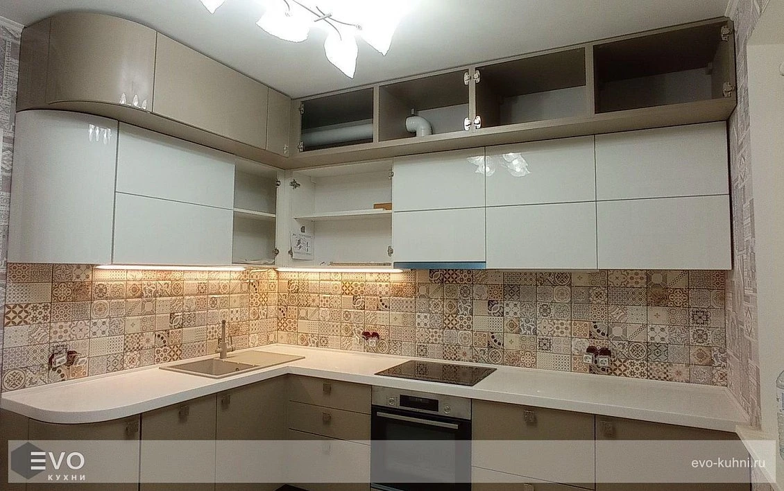 Кухня угловая глянцевая МДФ ЛН201204 (фото 2)