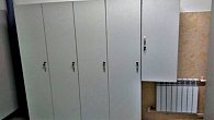 Раздевалка, шкафы распашные с замками (фото 2)