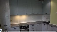 Угловая кухня модерн пленка ПВХ Фьорд / пластик бетон Чикаго ЛН200801 (фото 2)