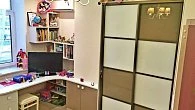 Детская комната, шкаф купе со столом (фото 1)