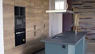 Прямая кухня модерн с островом Феникс пластик/МДФ РБ181106 (фото 4)
