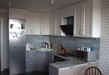 П-образная кухня неоклассика Панфасад эмаль/МДФ РК181202