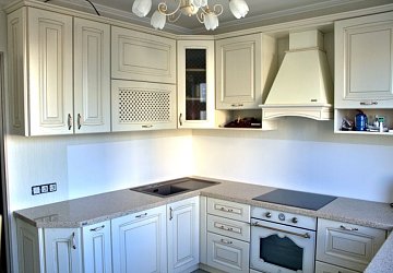 П-образная кухня классика Массив ясеня РБ180802