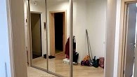 Шкаф-купе в прихожую трехдверный, зеркальные двери (фото 1)