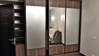 Шкаф-купе 3 двери с зеркальными вставками, темный (фото 1)