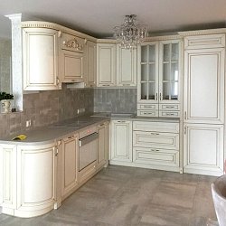 Угловая радиусная кухня прованс ПанФасад Массив дерева с патиной