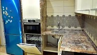 Угловая кухня модерн пластик/МДФ/ЛДСП нижние шкафы подвесные (фото 11)