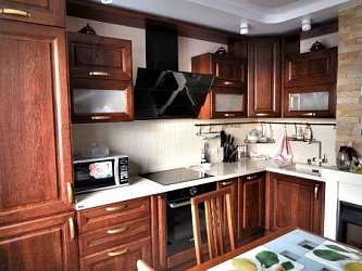 Угловая кухня классика Массив дуба 330х120 см