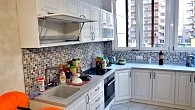 Угловая кухня неоклассика Париж эмаль/МДФ с патиной РЯ180306 (фото 3)