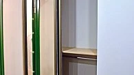 Шкаф-купе двухдверный зеркальные двери (фото 3)