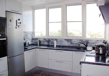 П-образная кухня неоклассика Эйвон эмаль/МДФ ИТ190307