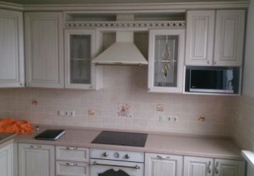 Угловая кухня неоклассика пленка/МДФ