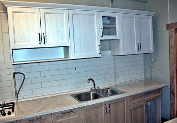 Прямая кухня неоклассика с порталом Марсель-4 пленка/МДФ РЯ180903