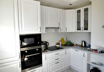 Угловая кухня Париж неоклассика эмаль/МДФ РЯ180505