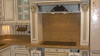 Угловая кухня прованс с угловым шкафчиком Массив ясеня с золотой патиной (фото 9)