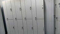 Раздевалка, шкафы распашные с замками (фото 1)