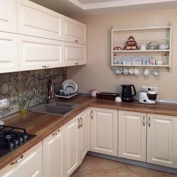 Угловая кухня неоклассика ПанФасад эмаль/МДФ