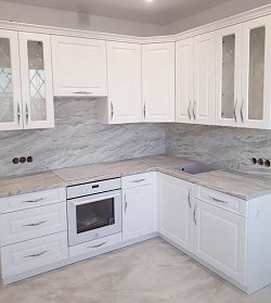 Угловая кухня неоклассика Лонгфорд пленка/МДФ ясень РК200901