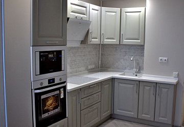 Угловая кухня неоклассика Массив ясеня РЯ180907