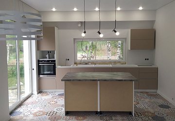 Кухня с островом РТ220402