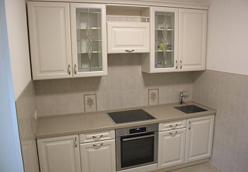 Прямая кухня с пеналом Париж NCS S 1005-Y 40R белая МШ200803