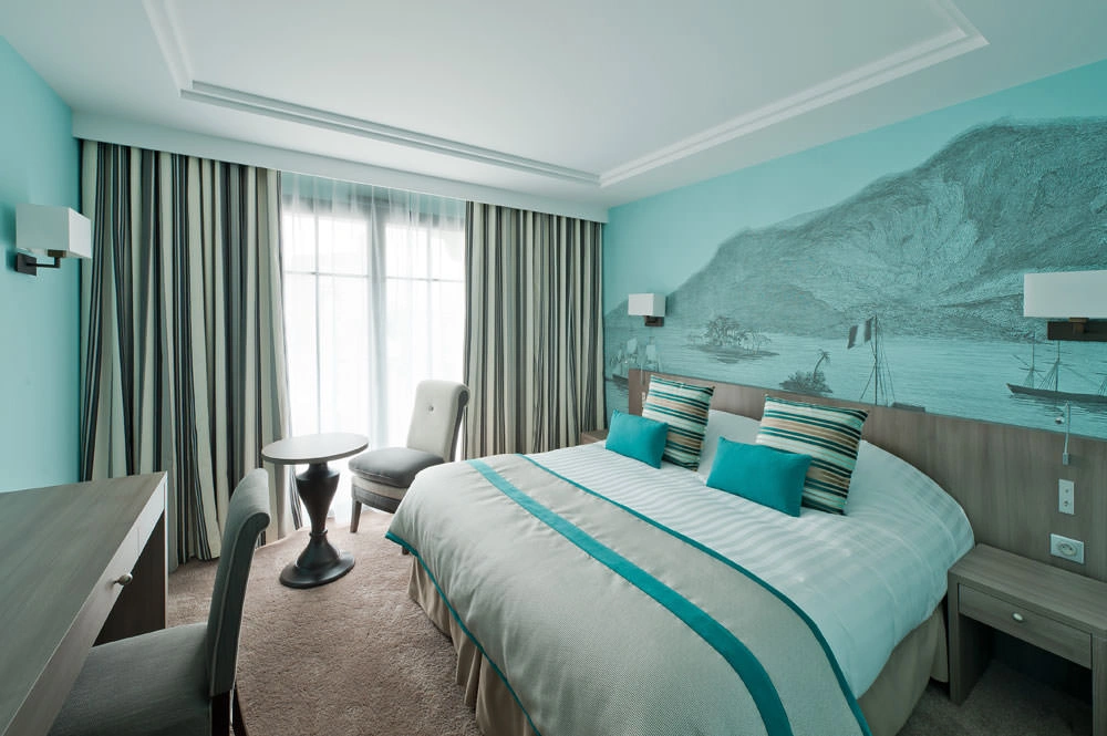 Спальня в цвете морской волны дизайн (72 фото)