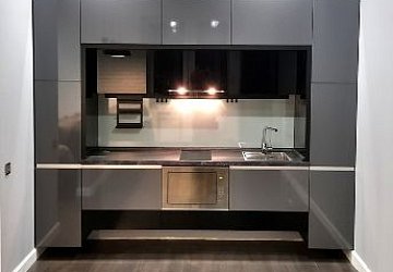Прямая кухня хай-тек пластик/МДФ/ЛДСП без ручек 280 см