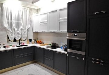 Угловая кухня неоклассика Массив ясеня РД171002